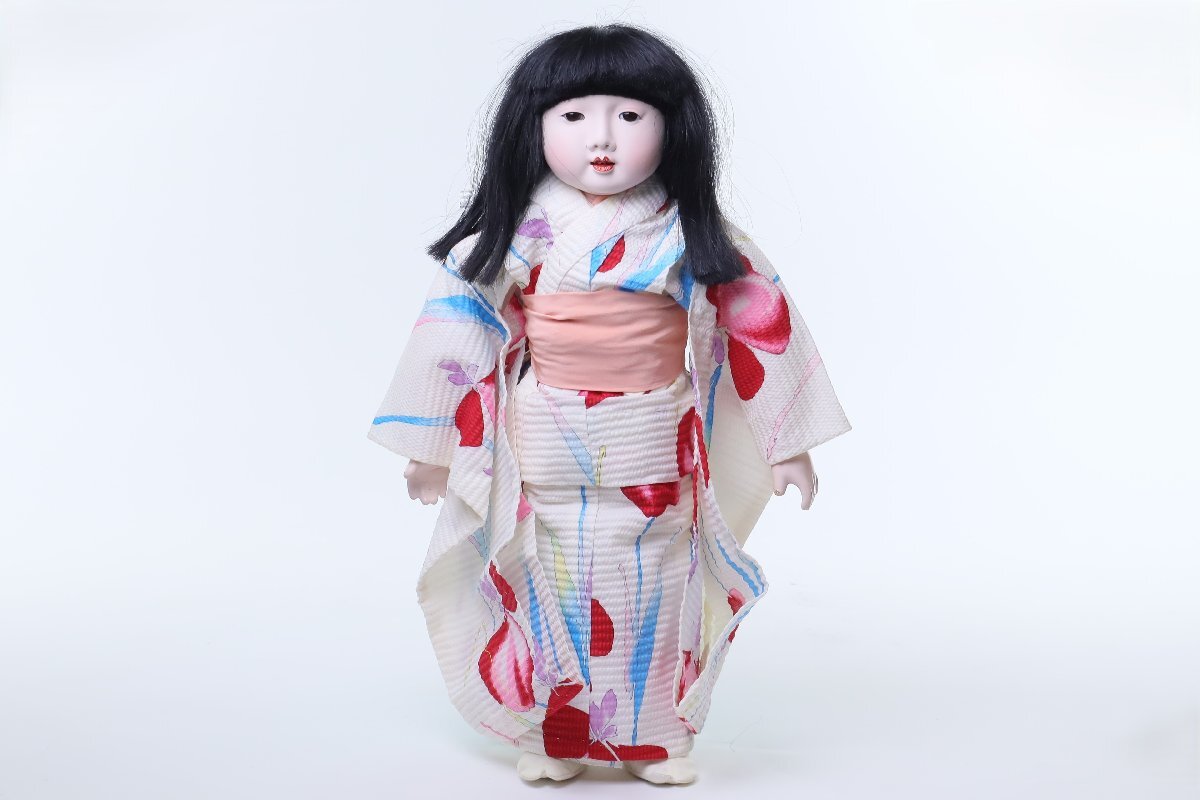 市松人形師 藤村紫雲 作 着物の少女 ガラスケース付 抱き人形 市松人形師 藤村紫雲 作 着物の少女 ガラスケース付 抱き人形