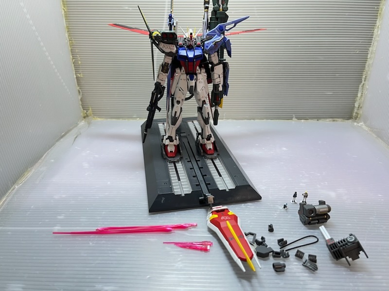 MG エールストライクガンダム Ver RM+ランチャーストライカー MG エールストライクガンダム Ver RM+ランチャーストライカー