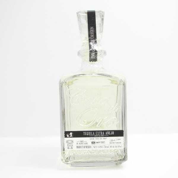 Cava de Oro（カヴァ デ オロ）エクストラ アネホ クリスタリーノ 40％ 750ml G25D090130