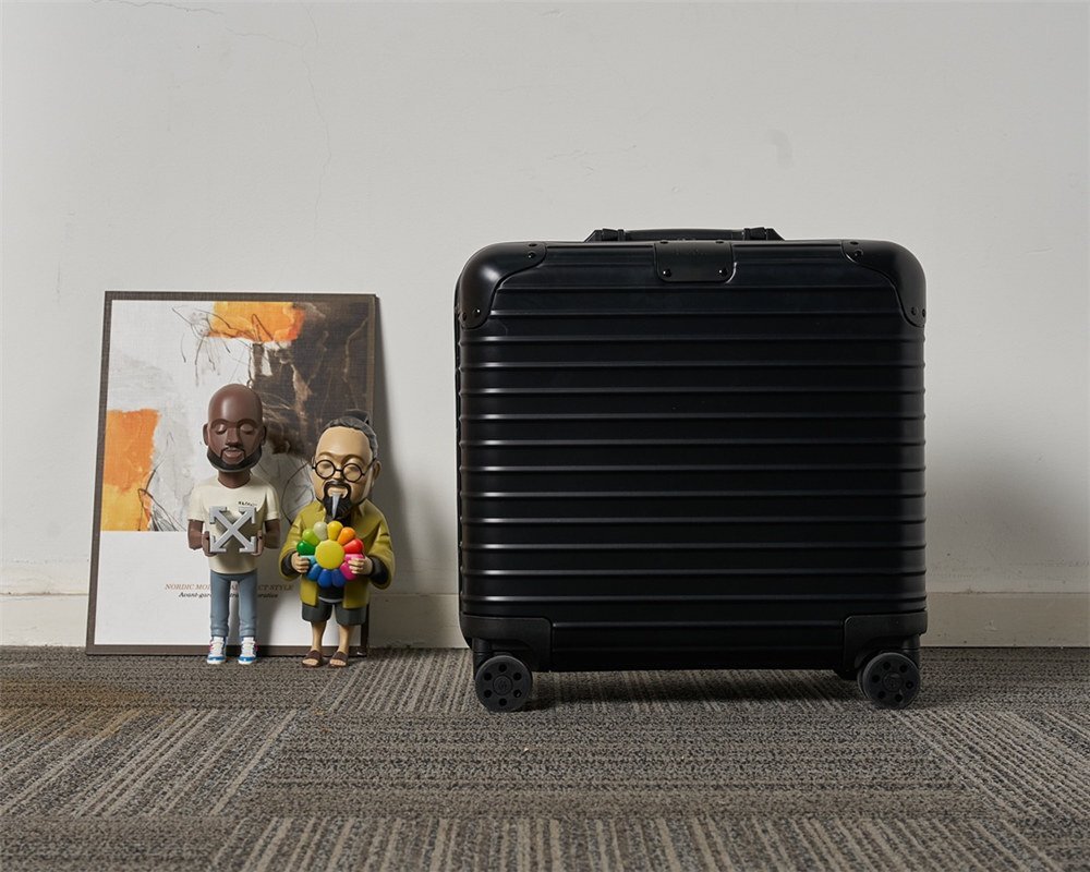 RIMOWA リモワ ORIGINAL Compact 29L スーツケース キャリー RIMOWA リモワ ORIGINAL Compact 29L スーツケース キャリー