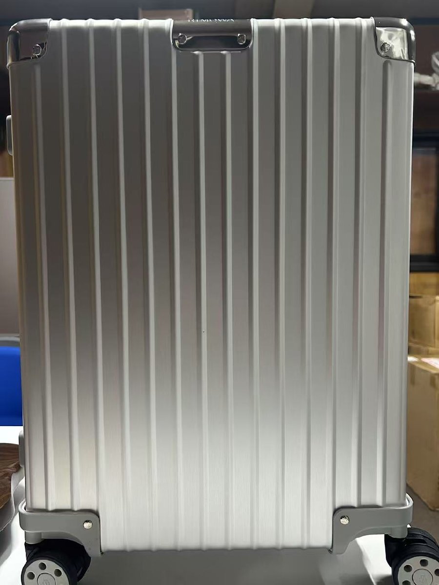 RIMOWA リモワ クラシック キャビン S◇シルバー 33L 機内 RIMOWA リモワ クラシック キャビン S◇シルバー 33L 機内