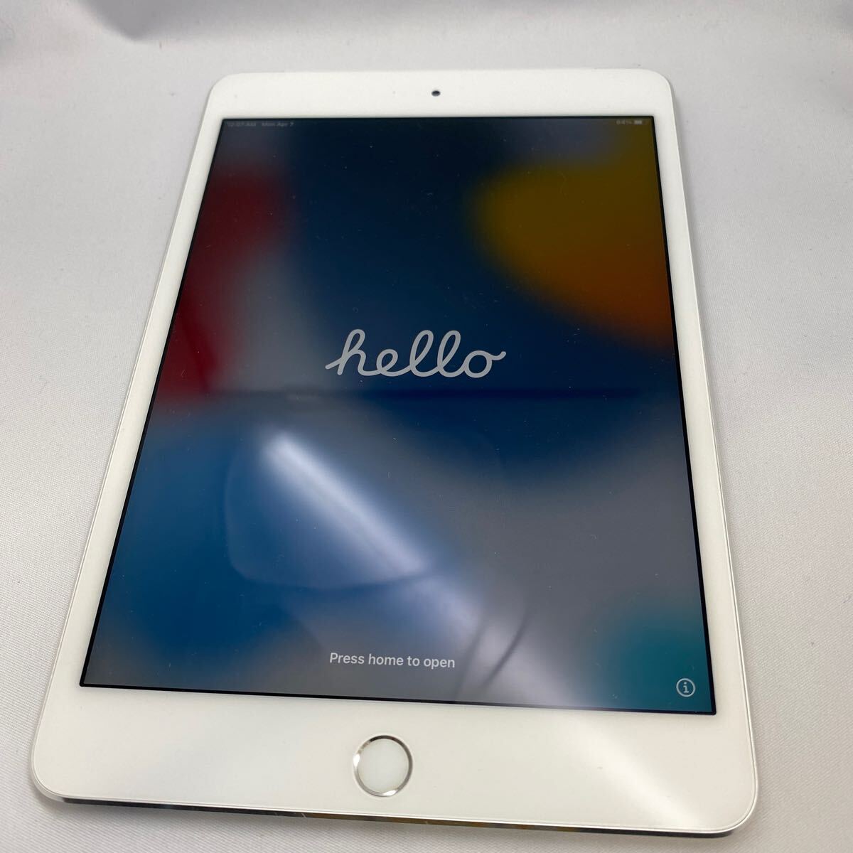 2105 Apple iPad mini4 Wi-Fi+Cellular 32GB SILVER A1550 Apple 2105 Apple iPad mini4 Wi-Fi+Cellular 32GB SILVER A1550 Apple