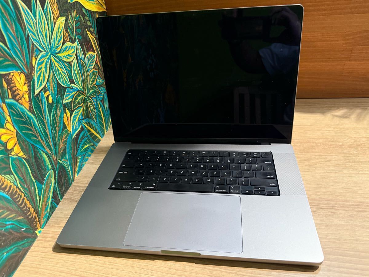 美品・送料無料】MacBook Pro 16インチ M1 Max 2021年 32GB 1TB 美品・送料無料】MacBook Pro 16インチ M1 Max 2021年 32GB 1TB