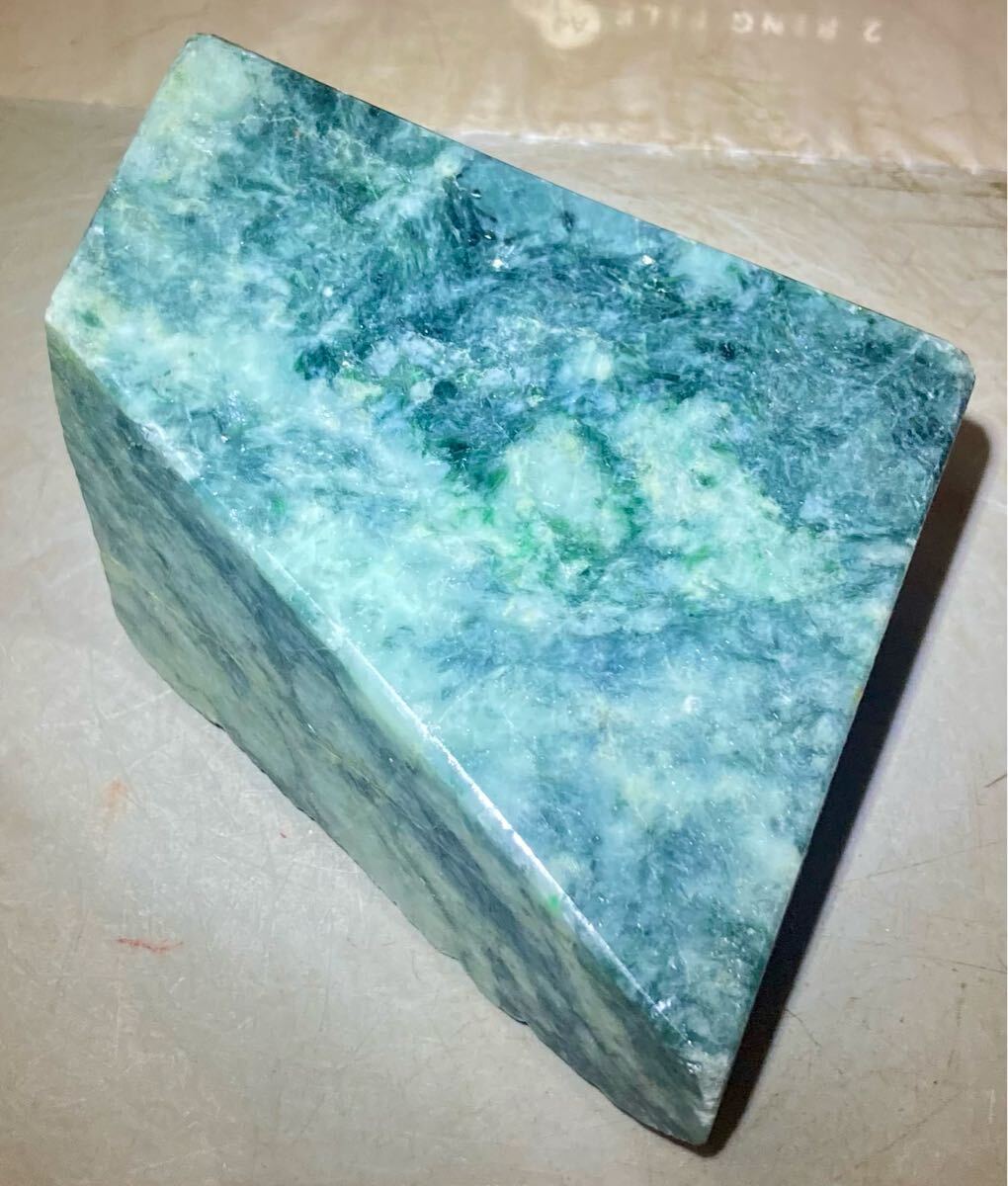 ミャンマー産天然本翡翠原石676g5面カット荒磨き済み[JADEITE ミャンマー産天然本翡翠原石676g5面カット荒磨き済み[JADEITE