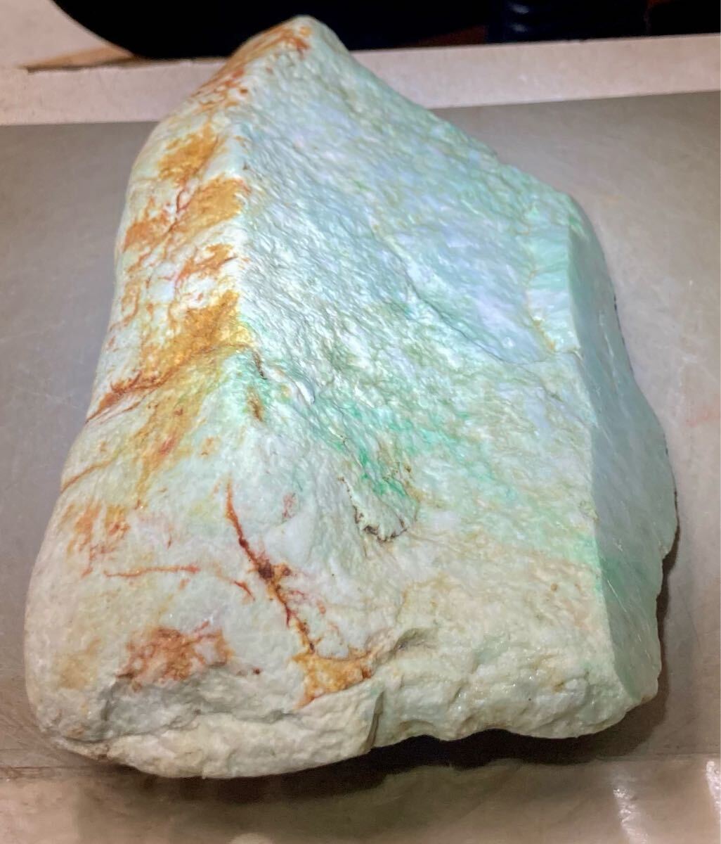 ミャンマー産超巨石天然本翡翠原石2.18kg1面カット荒磨き済み ミャンマー産超巨石天然本翡翠原石2.18kg1面カット荒磨き済み