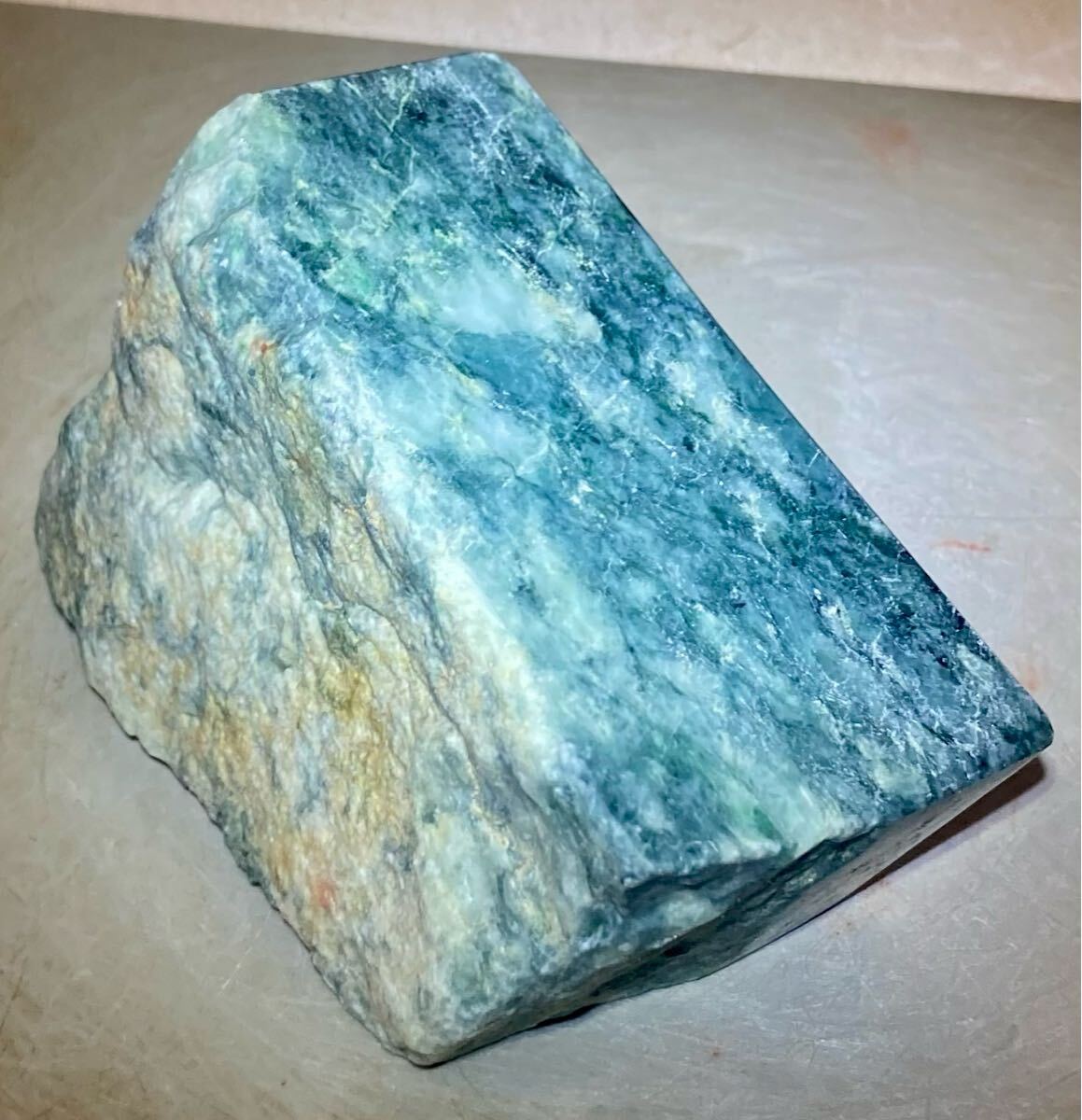 ミャンマー産天然本翡翠原石676g5面カット荒磨き済み[JADEITE ミャンマー産天然本翡翠原石676g5面カット荒磨き済み[JADEITE