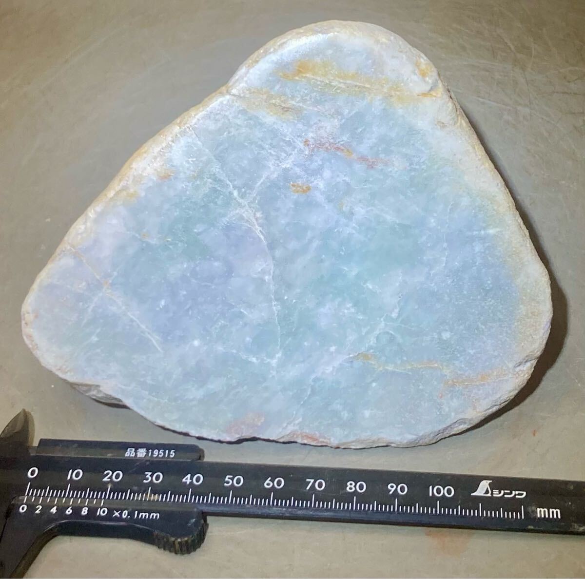 ミャンマー産巨石天然本翡翠原石1128g1面カット磨き済み ミャンマー産巨石天然本翡翠原石1128g1面カット磨き済み