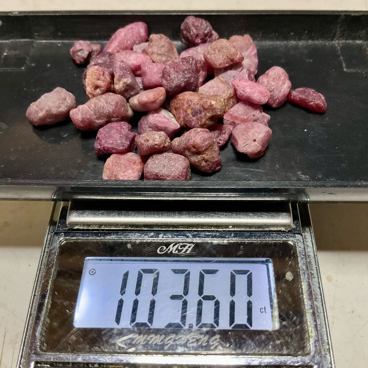 安価 アフリカ産小さな天然ルビー原石いっぱいトータル103.6ct(ルビー ルビー