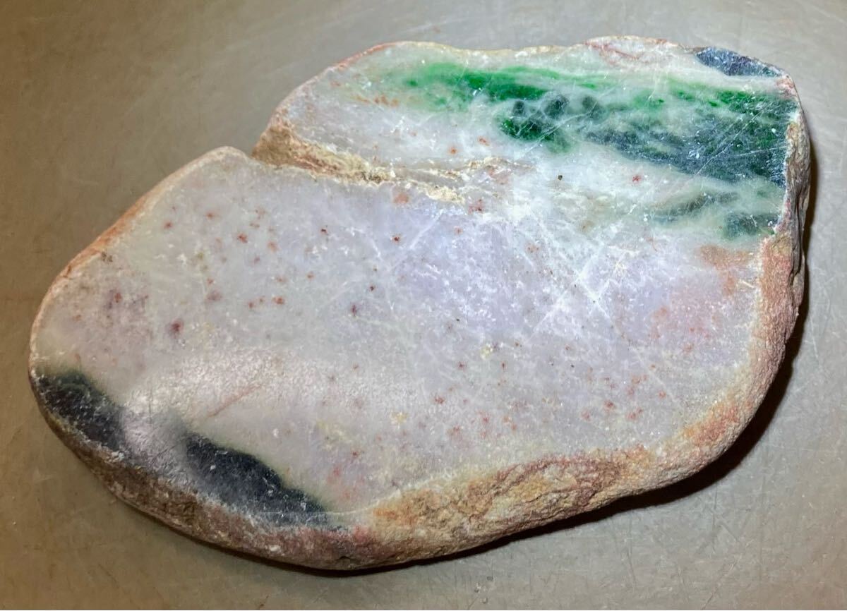 ミャンマー産天然本翡翠原石491g1面カット磨き済み[JADEITE ミャンマー産天然本翡翠原石491g1面カット磨き済み[JADEITE