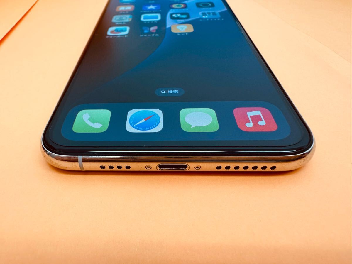 iPhone 11 pro Max 64GB シルバー SIMフリー 美品 おまけ付き iPhone 11 pro Max 64GB シルバー SIMフリー 美品 おまけ付き