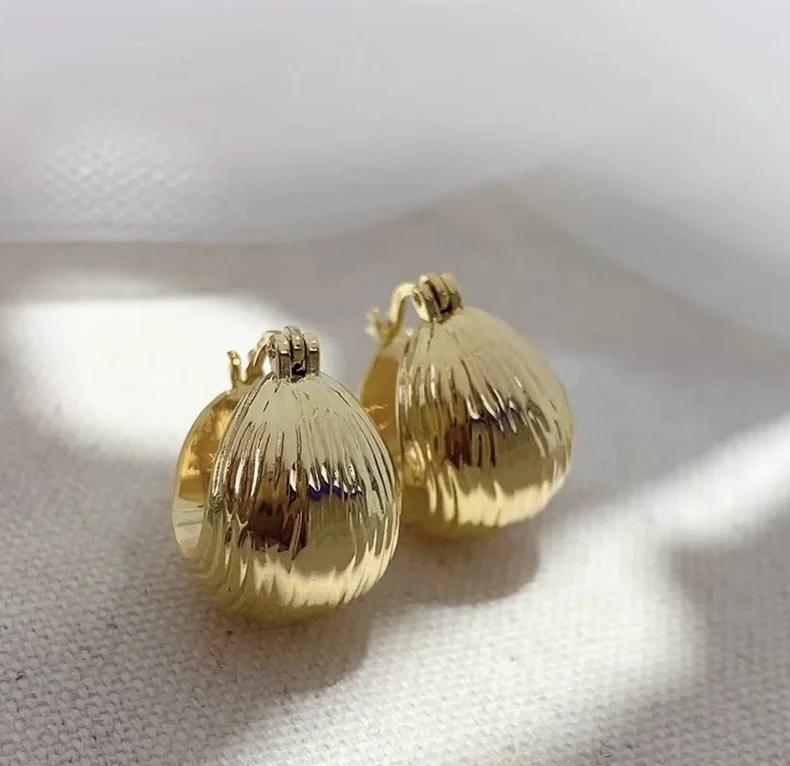 K18 中空ピアス ピアス フープピアス リングピアス ストライプ K18 中空ピアス ピアス フープピアス リングピアス ストライプ