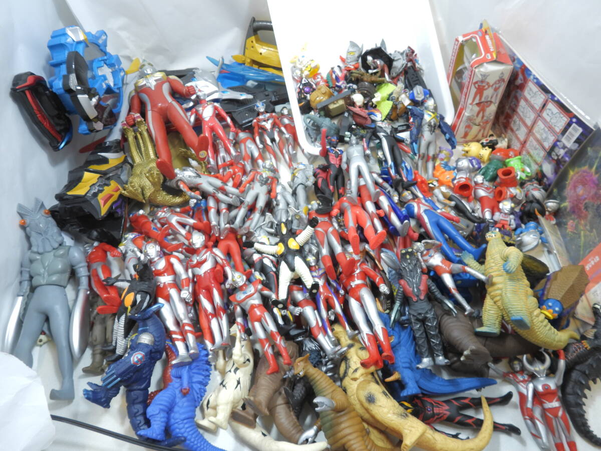 ウルトラマン 100体以上 怪獣 フィギュア ソフビ 大量セット ウルトラマン 100体以上 怪獣 フィギュア ソフビ 大量セット