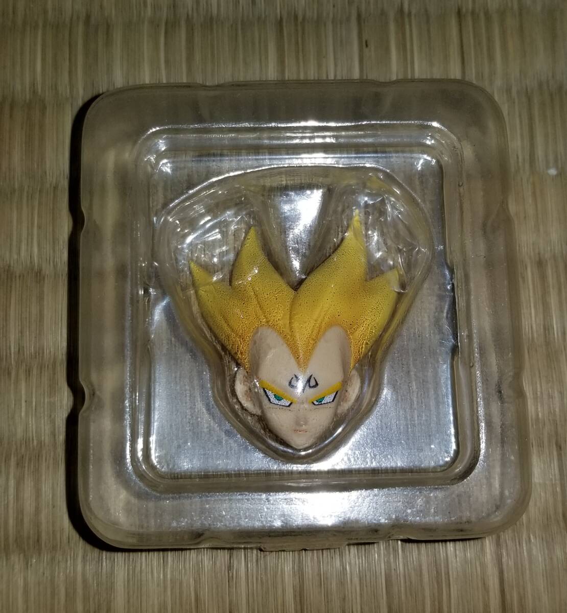 目線修正パーツ