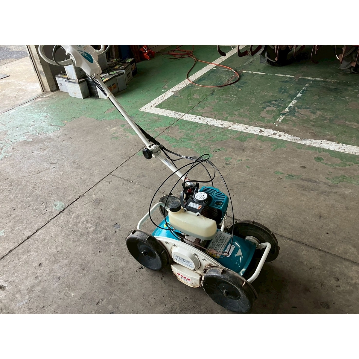 引取限定】鳥取県 クボタ 自走式草刈機 GC-K300D カルモ 引取限定】鳥取県 クボタ 自走式草刈機 GC-K300D カルモ