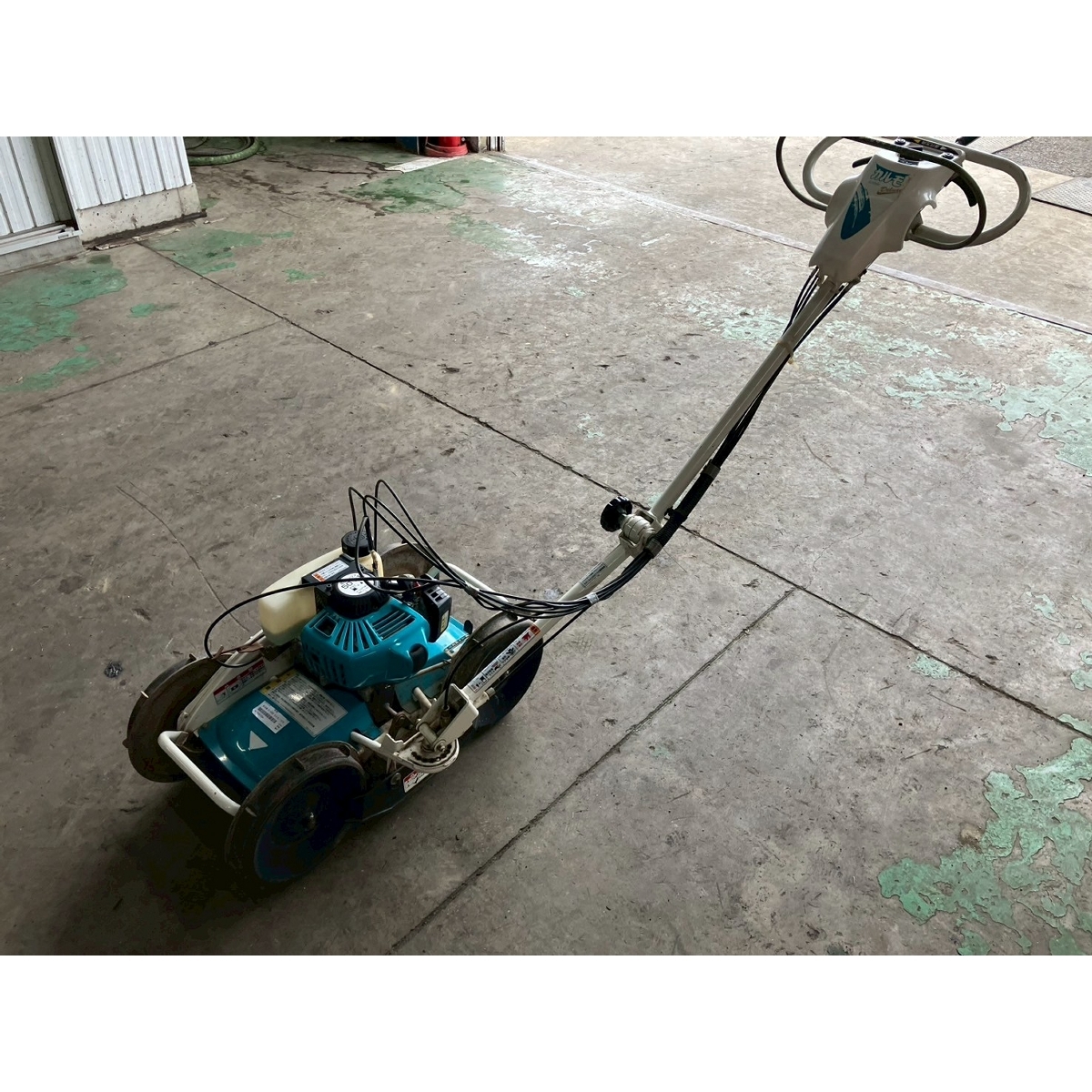 引取限定】鳥取県 クボタ 自走式草刈機 GC-K300D カルモ 引取限定】鳥取県 クボタ 自走式草刈機 GC-K300D カルモ