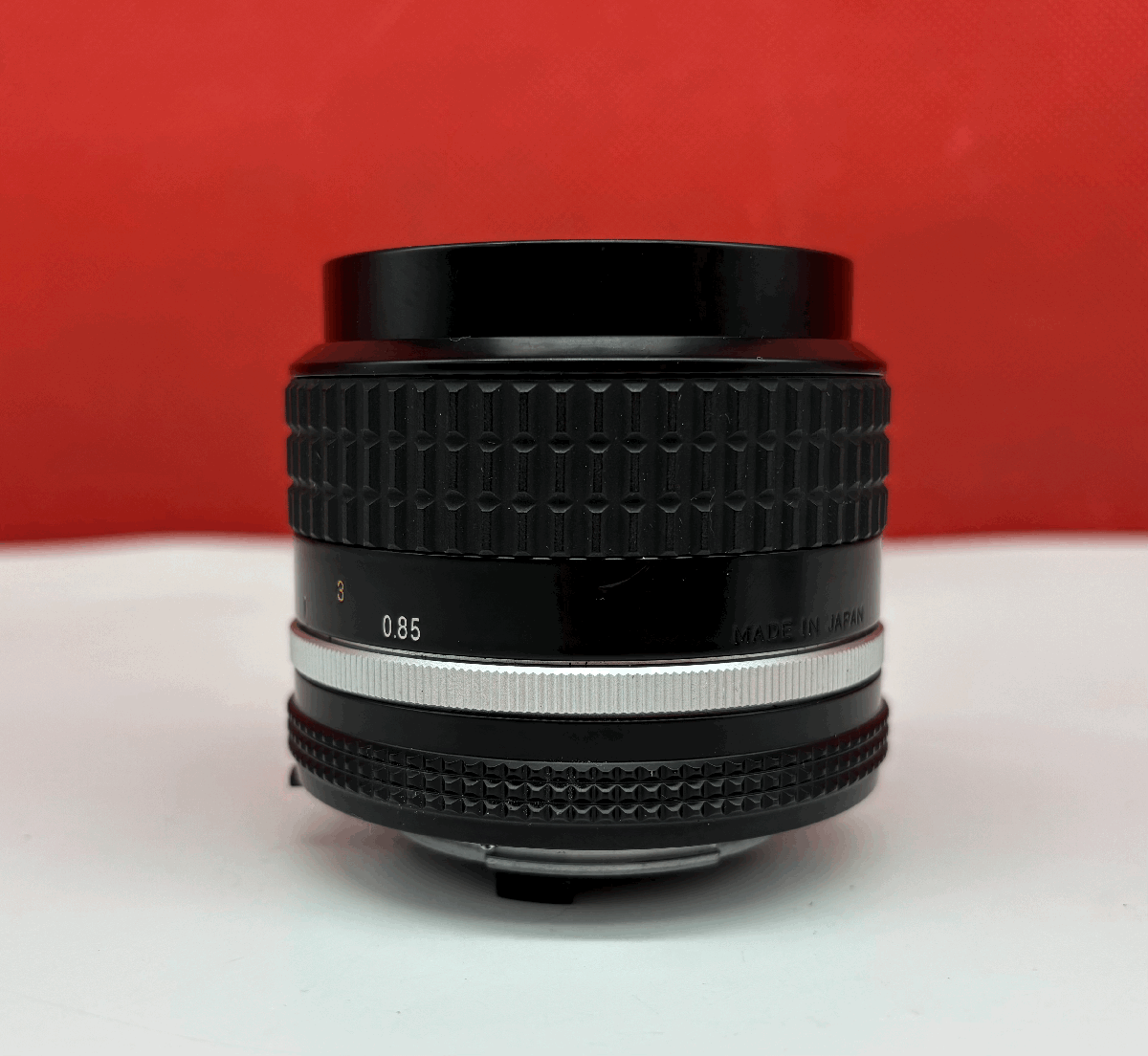 32 Nikon NIKKOR 85mm F2 Ai-s 343065 カメラ レンズ 単焦点 32 Nikon NIKKOR 85mm F2 Ai-s 343065 カメラ レンズ 単焦点