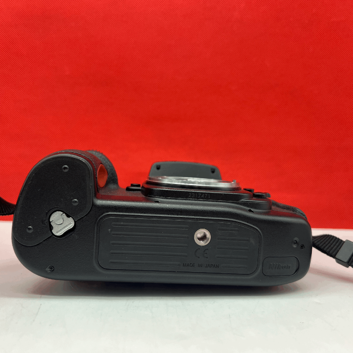 ♪02 Nikon F100 一眼レフカメラ フィルムカメラ ボディ AF動作 ♪02 Nikon F100 一眼レフカメラ フィルムカメラ ボディ AF動作