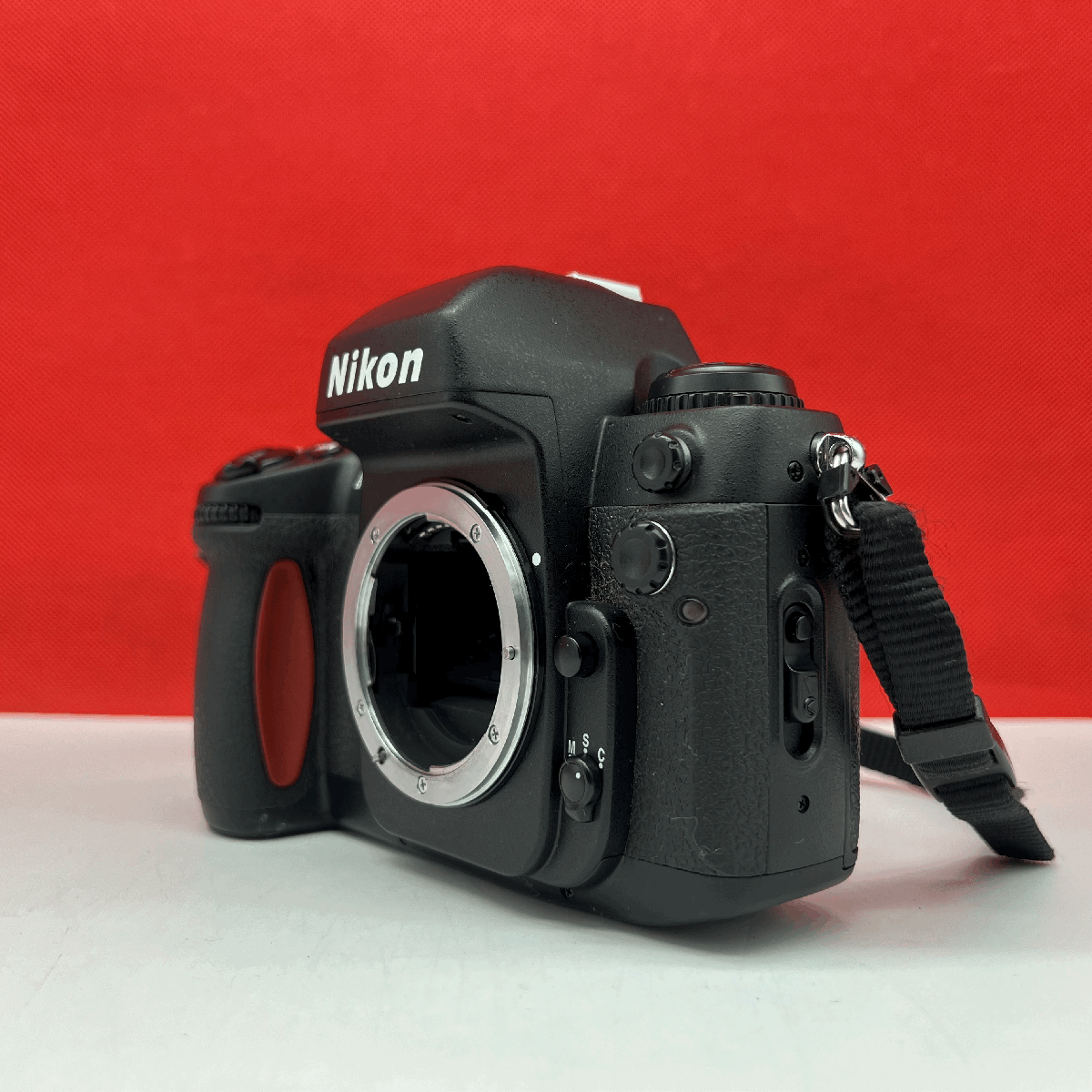 ♪65 Nikon F100 一眼レフカメラ フィルムカメラ AF動作確認済 ♪65 Nikon F100 一眼レフカメラ フィルムカメラ AF動作確認済