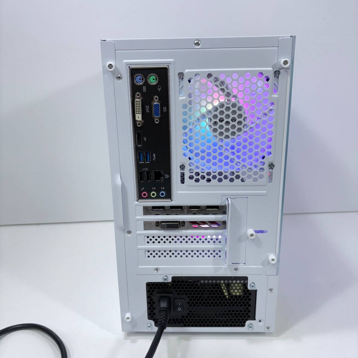 自作ゲーミングPC Core i7-7700 GTX1070Ti 16GB SSD480GB 新品 自作ゲーミングPC Core i7-7700 GTX1070Ti 16GB SSD480GB 新品