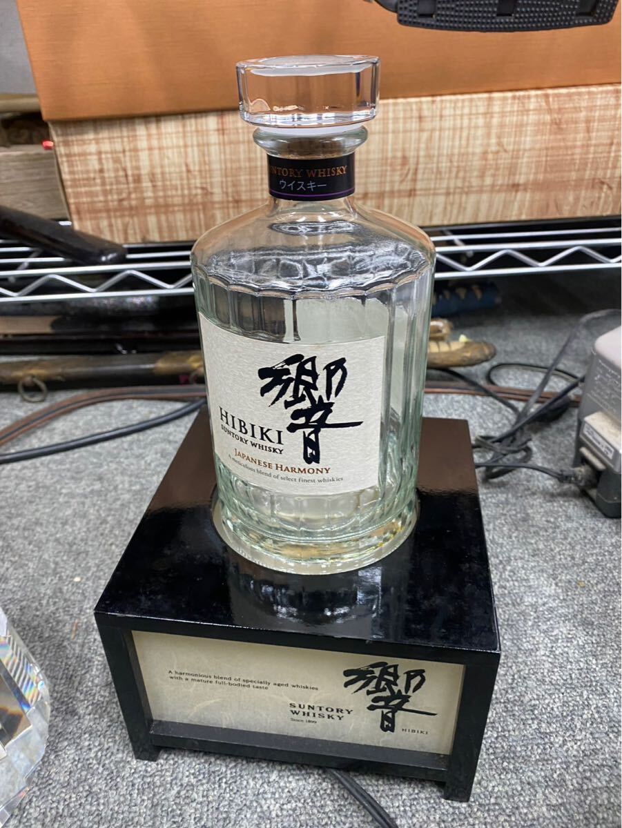 SUNTORY サントリー 響 空き瓶 酒瓶 ディスプレイ 照明台 ライト SUNTORY サントリー 響 空き瓶 酒瓶 ディスプレイ 照明台 ライト