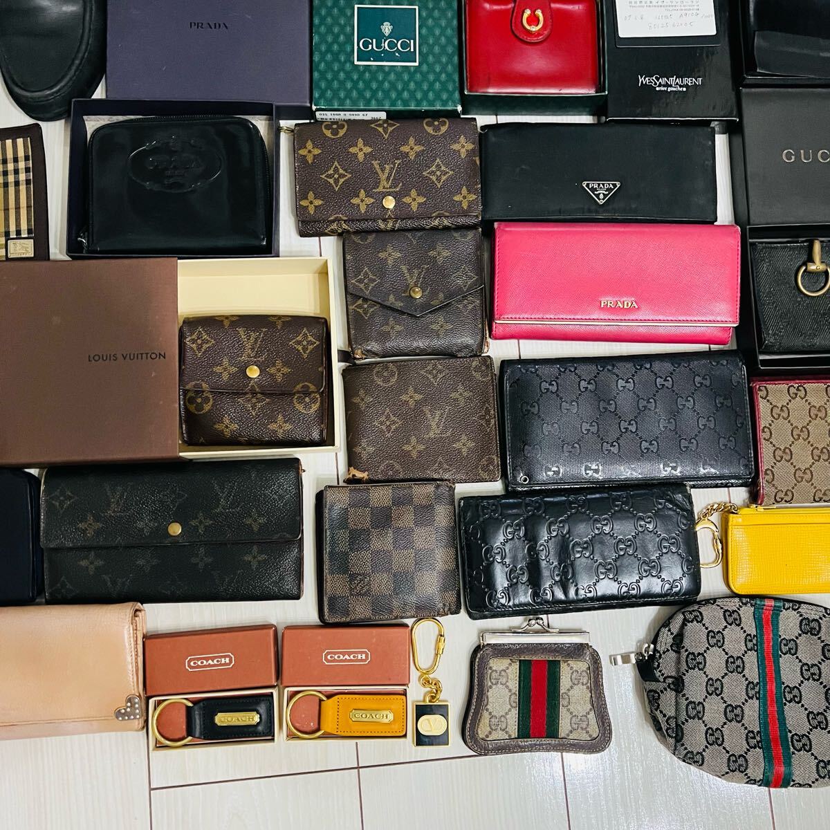Yahoo!オークション - 1円~売り切り ルイヴィトン GUCCI PRADA Yahoo!オークション - 1円~売り切り ルイヴィトン GUCCI PRADA