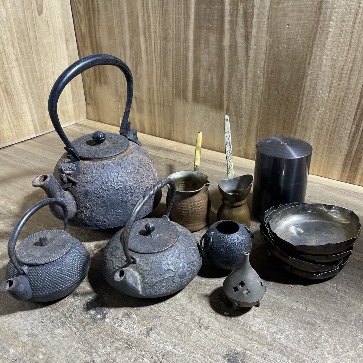 金属工芸 南部鉄器などいろいろ 13個まとめ ジャンク(鉄瓶 金属工芸 南部鉄器などいろいろ 13個まとめ ジャンク(鉄瓶