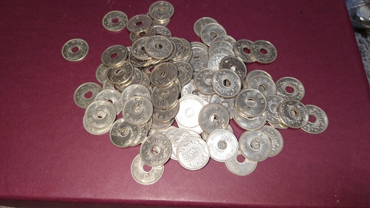 .50 иен никель . большой 50 иен монета 100 листов старая монета Япония старая монета 