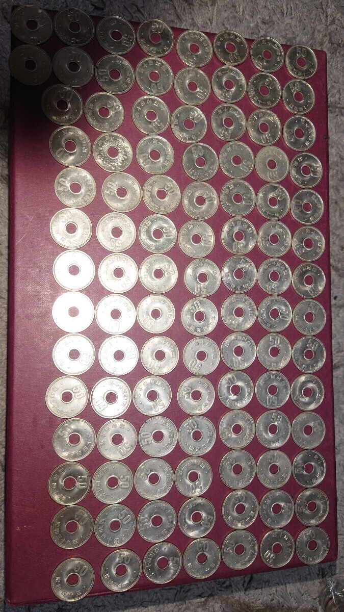 .50 иен никель . большой 50 иен монета 100 листов старая монета Япония старая монета 