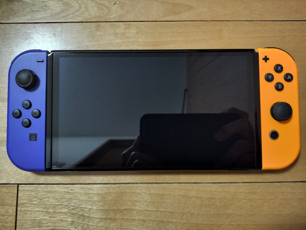 ② 美品 有機EL 2022年製 動作確認済 Nintendo Switch ② 美品 有機EL 2022年製 動作確認済 Nintendo Switch