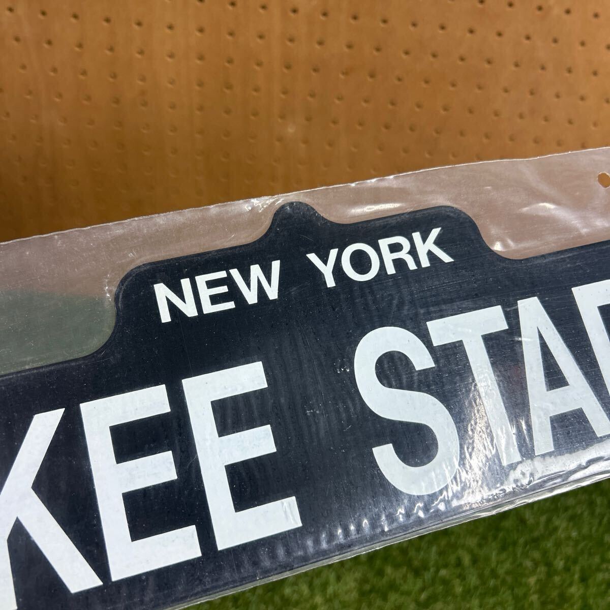 アメリカ製 ホーロー看板/ON THE ROAD/NEW YORK YANKEE STADIUM アメリカ製 ホーロー看板/ON THE ROAD/NEW YORK YANKEE STADIUM