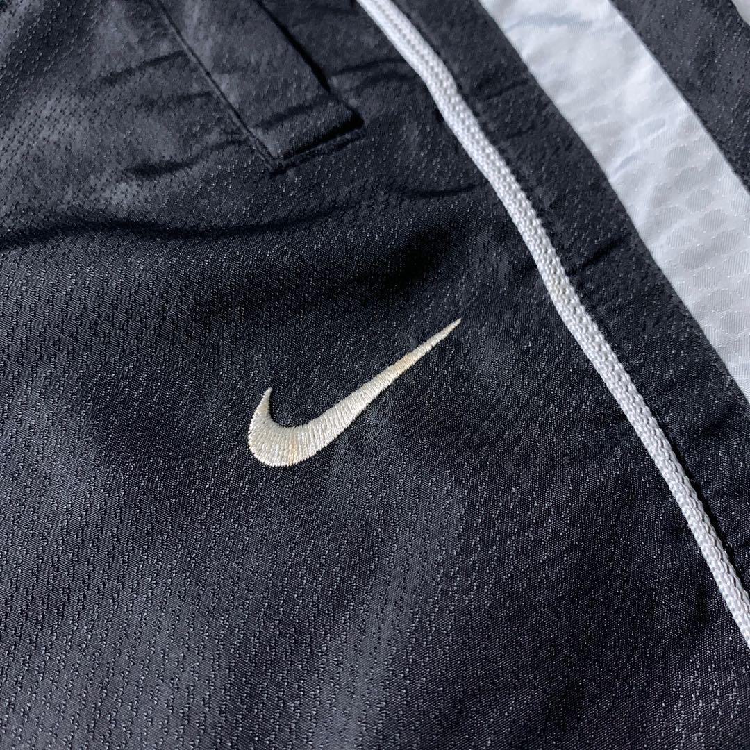 00s NIKE ワイド ナイロンパンツ 黒 L サイドライン 刺繍ロゴ 00s NIKE ワイド ナイロンパンツ 黒 L サイドライン 刺繍ロゴ