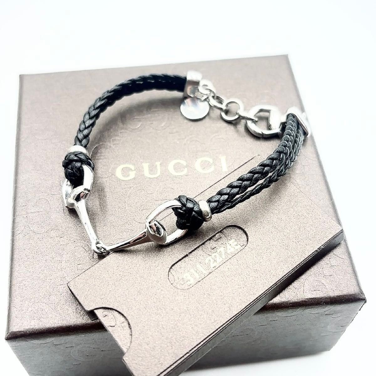 グッチ ブレスレット GUCCI 341078 J21R0 ロゴプレート付き グッチ ブレスレット GUCCI 341078 J21R0 ロゴプレート付き