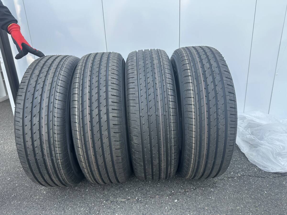 新品未使用】2024年製 225/65R17 102H アルファードYOKOHAMA 新品未使用】2024年製 225/65R17 102H アルファードYOKOHAMA