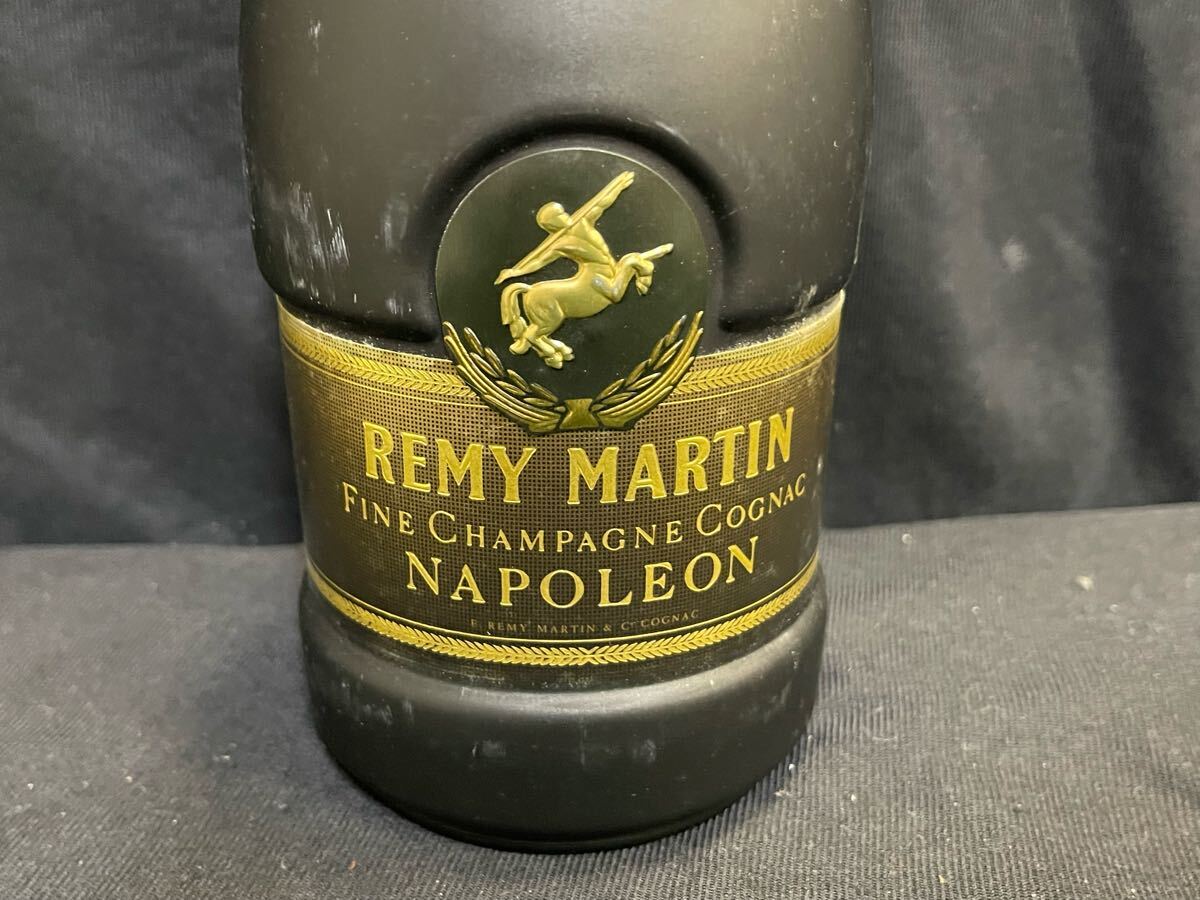 SN0704-12 REMY MARTIN NAPOLEON COGNAC 700ml 40% レミー SN0704-12 REMY MARTIN NAPOLEON COGNAC 700ml 40% レミー
