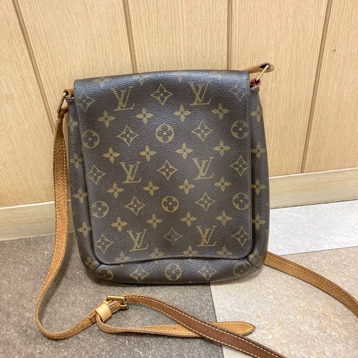 LOUIS VUITTON ルイヴィトン モノグラム ミュゼットサルサ LOUIS VUITTON ルイヴィトン モノグラム ミュゼットサルサ