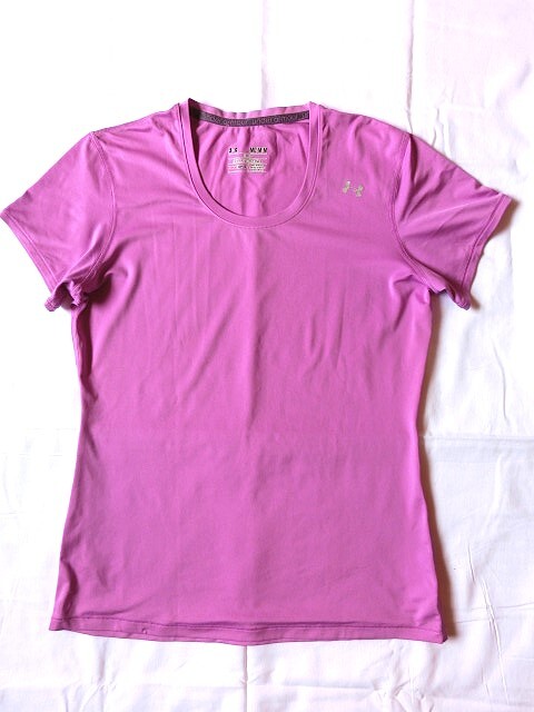超美品◆UNDER　ARMOURアンダーアーマー　半袖シャツ　【MD/M/M】◆ピラティス/フィットネス/ジム/トレーニング/ハイキング/登山/スポーツ_画像1