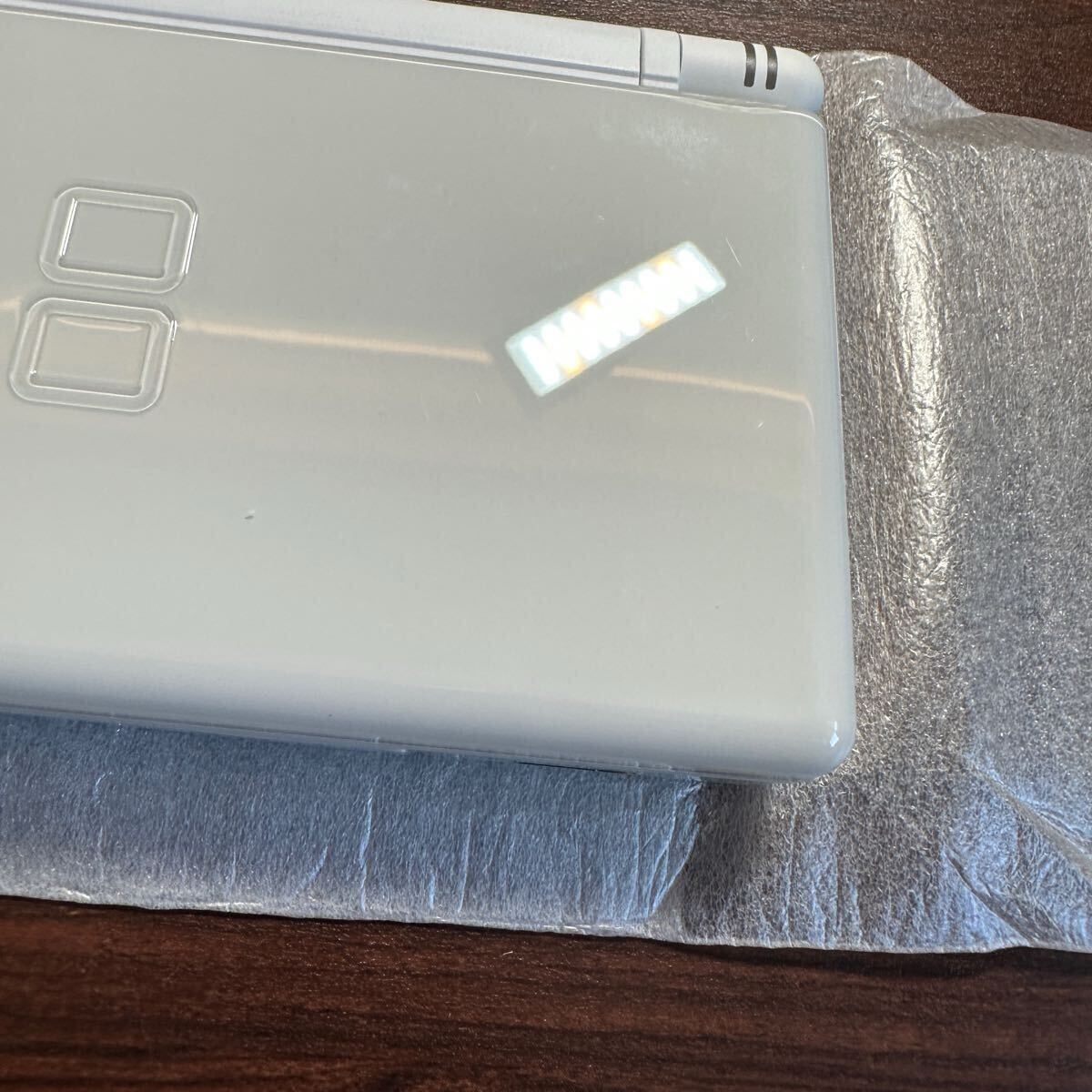 ニンテンドーDS Lite 本体(クリスタルホワイト) ほぼ未使用(DS ニンテンドーDS Lite 本体(クリスタルホワイト) ほぼ未使用(DS