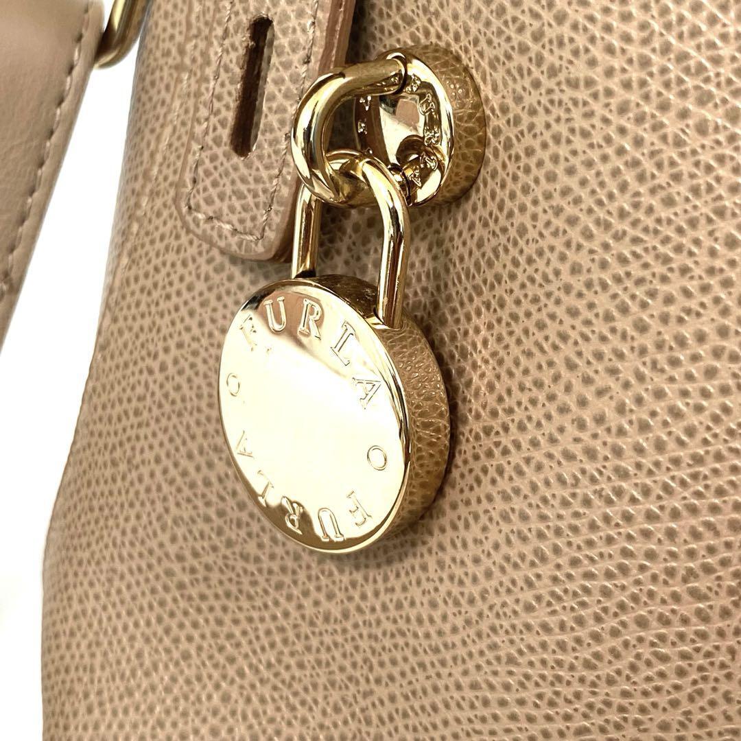 極美品】FURLA フルラ パイパー 2way ハンドバッグ ショルダー 極美品】FURLA フルラ パイパー 2way ハンドバッグ ショルダー