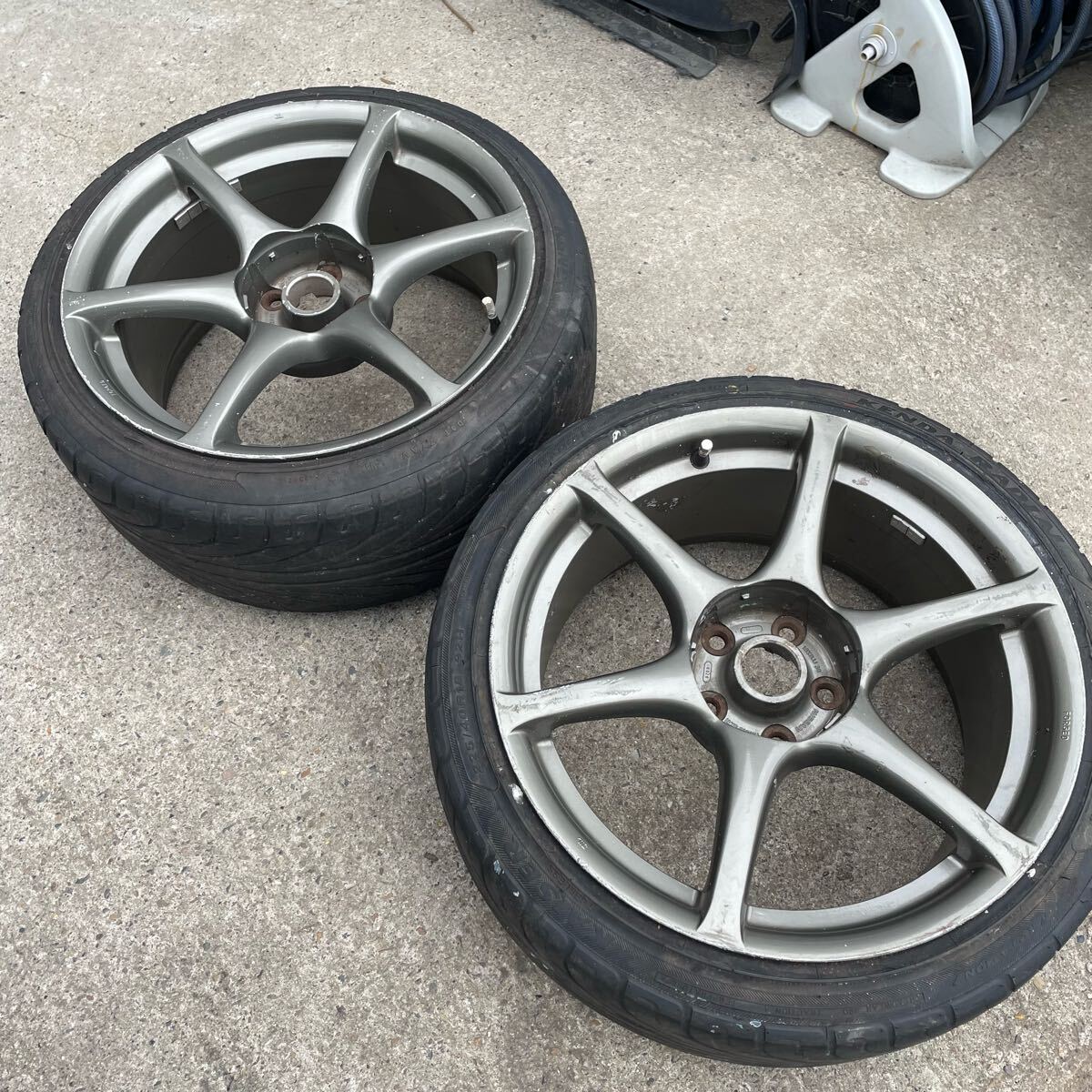 日産 スカイライン GT-R BNR34 純正 ホイール 2本 18×9JJ +30 日産 スカイライン GT-R BNR34 純正 ホイール 2本 18×9JJ +30