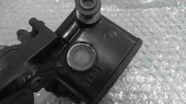 マジェスティ250　SG20J の　マスターシリンダー 左 M10 *1743645946　中古