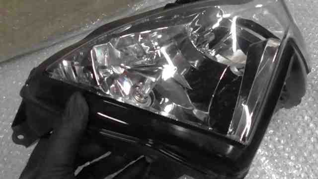 Z250　ER250C-013xxx　の　ヘッドライト　傷 *1745284509　中古