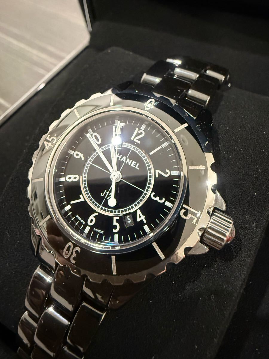 新品仕上げ CHANEL J12 33ミリレディース腕時計 H0682 電池新品 新品仕上げ CHANEL J12 33ミリレディース腕時計 H0682 電池新品