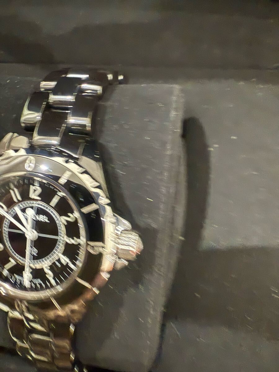 新品仕上げ CHANEL J12 33ミリレディース腕時計 H0682 電池新品 新品仕上げ CHANEL J12 33ミリレディース腕時計 H0682 電池新品
