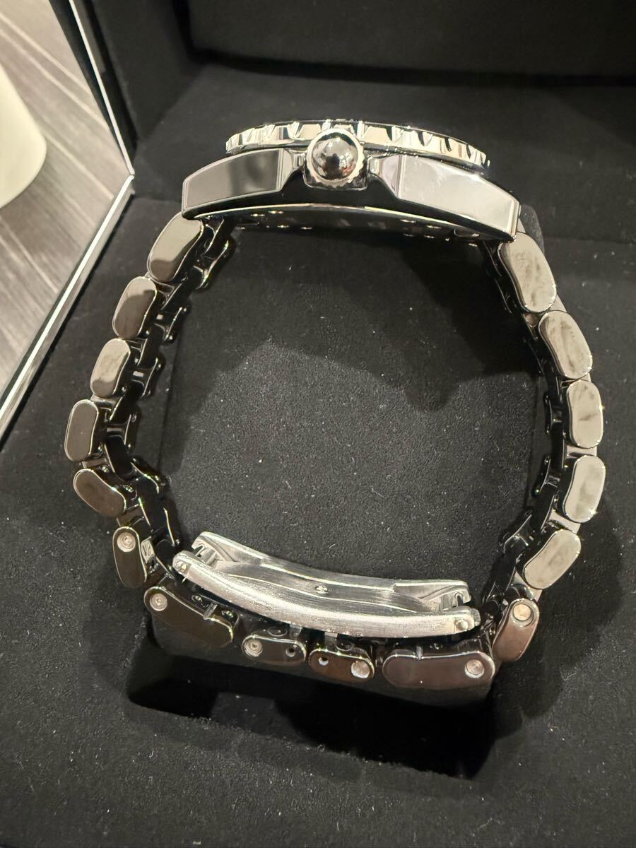 新品仕上げ CHANEL J12 33ミリレディース腕時計 H0682 電池新品 新品仕上げ CHANEL J12 33ミリレディース腕時計 H0682 電池新品