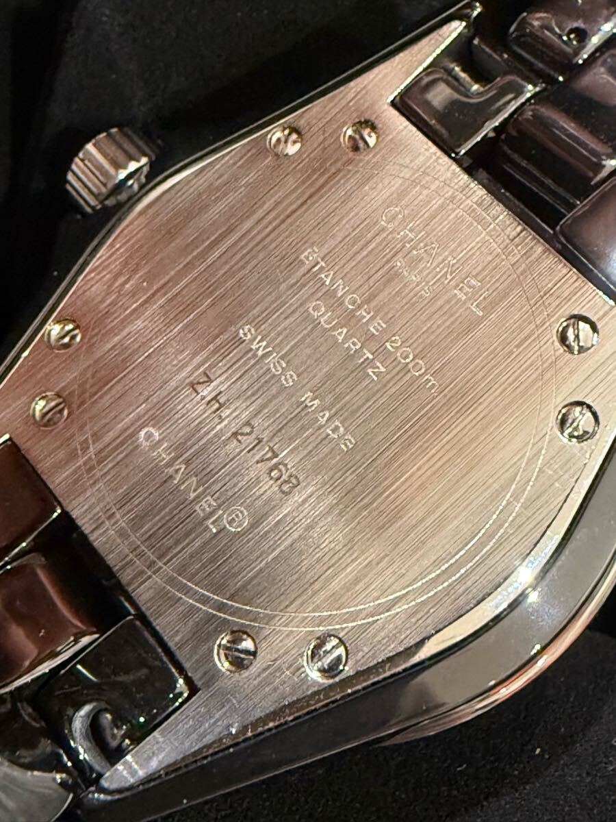 新品仕上げ CHANEL J12 33ミリレディース腕時計 H0682 電池新品 新品仕上げ CHANEL J12 33ミリレディース腕時計 H0682 電池新品