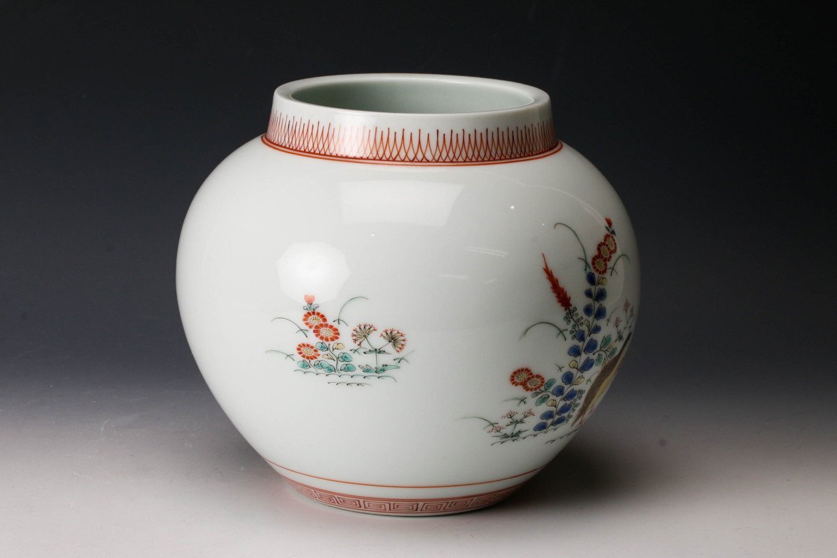 佳香】十二代 酒井田柿右衛門 錦秋草鶉画花瓶 共箱 本物保証(柿 佳香】十二代 酒井田柿右衛門 錦秋草鶉画花瓶 共箱 本物保証(柿