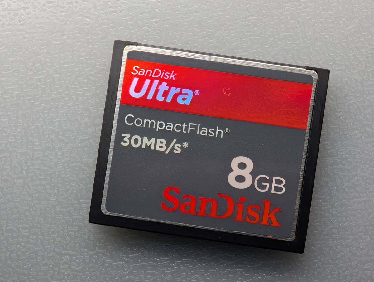 SanDisk CompactFlash Ultra 8GB CFカード ケース付き サン SanDisk CompactFlash Ultra 8GB CFカード ケース付き サン