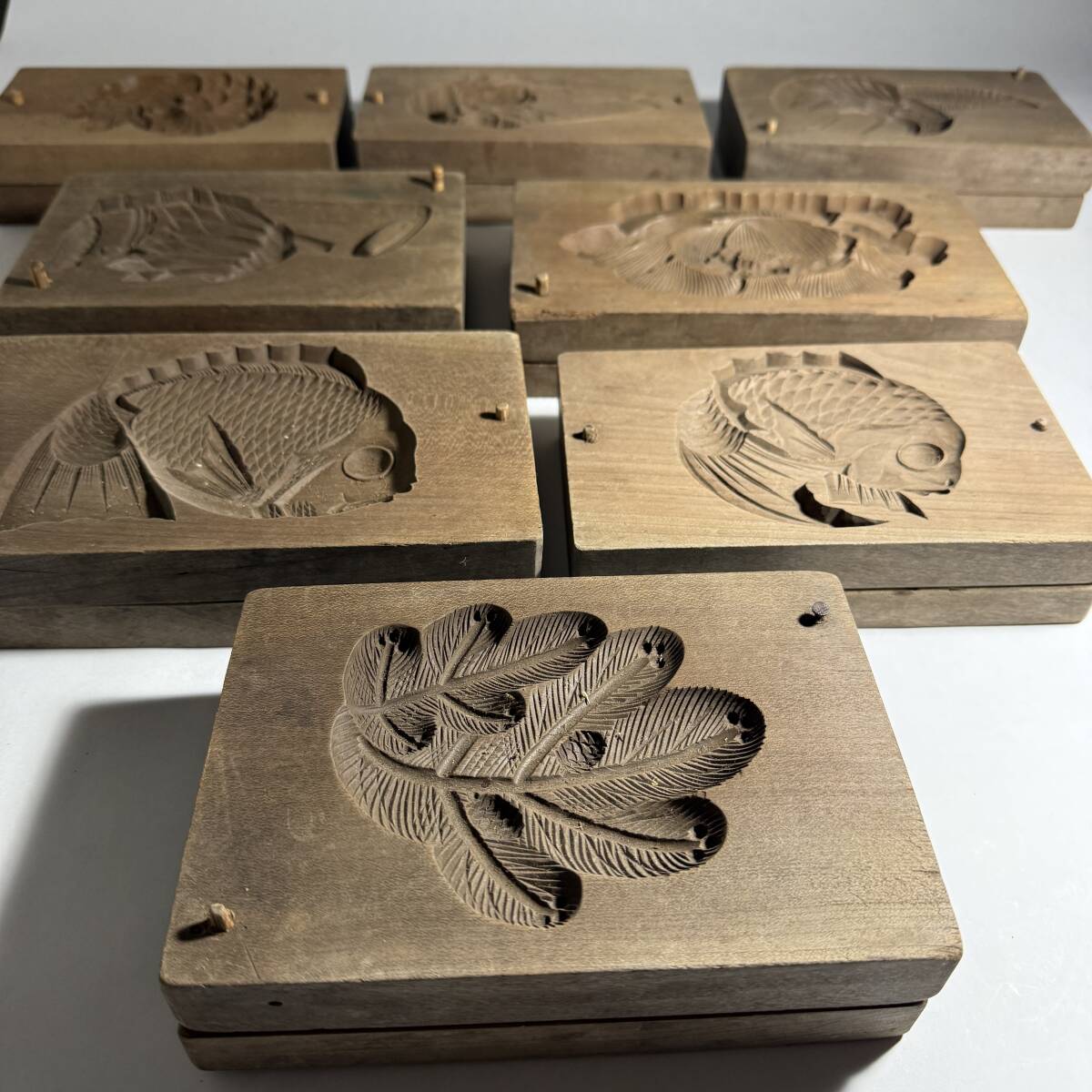 茂蔵】菓子型 8点 木製 木彫 鯛 海老 鶴 松葉 竹 菊 牡丹 【検 茂蔵】菓子型 8点 木製 木彫 鯛 海老 鶴 松葉 竹 菊 牡丹 【検
