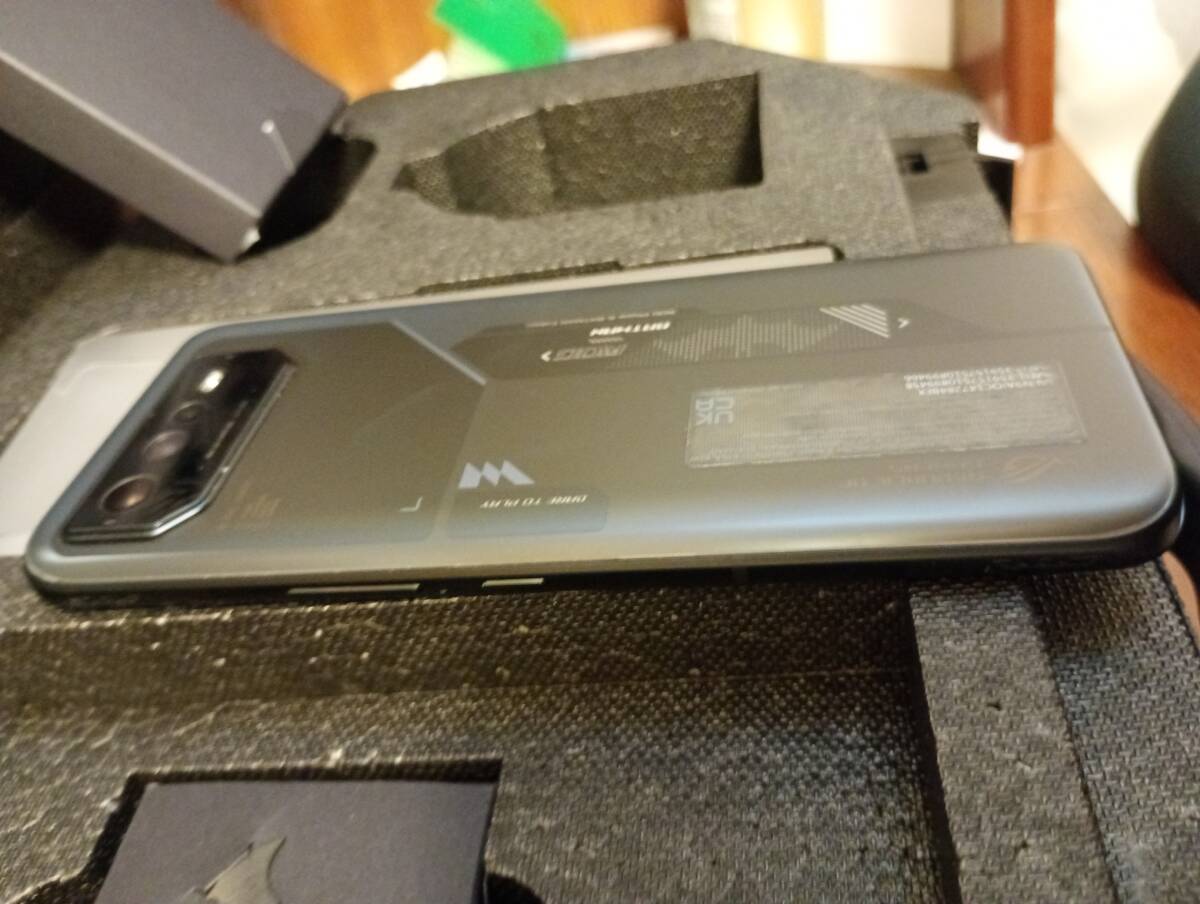 ASUS ROG Phone 6 BATMAN Edition メモリ 12GB ストレージ 256GB