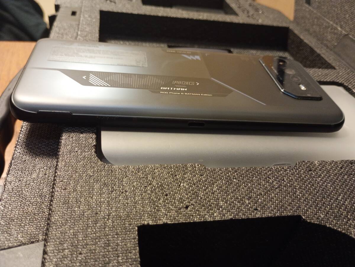ASUS ROG Phone 6 BATMAN Edition メモリ 12GB ストレージ 256GB